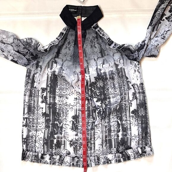 💥SALE bebe NWT Cold Shoulder Ruffle Top Ghost Lace 1 Size S Black White Gry - Picture 12 of 15